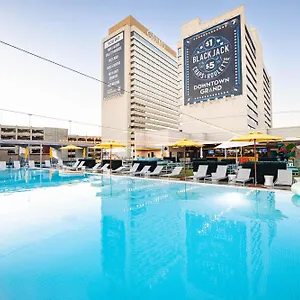 Hotel Downtown Grand & Casino ***